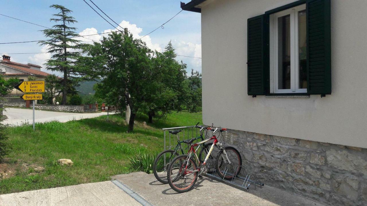 Villa Zwei Zedern Pićan Exterior foto
